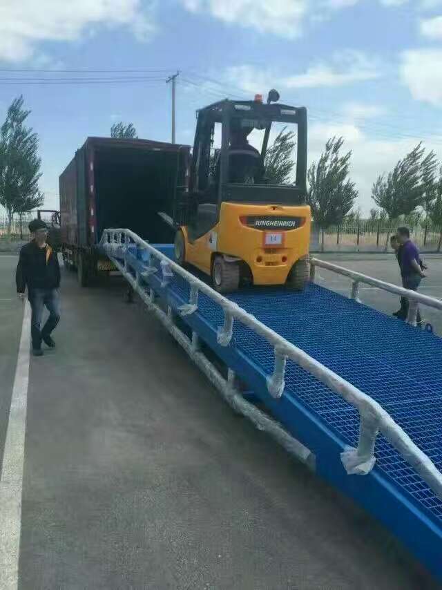 移动式液压登车桥