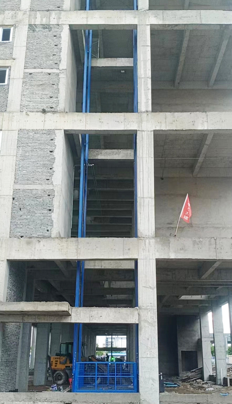 河北5吨双缸双轨导轨式升降机安装案例