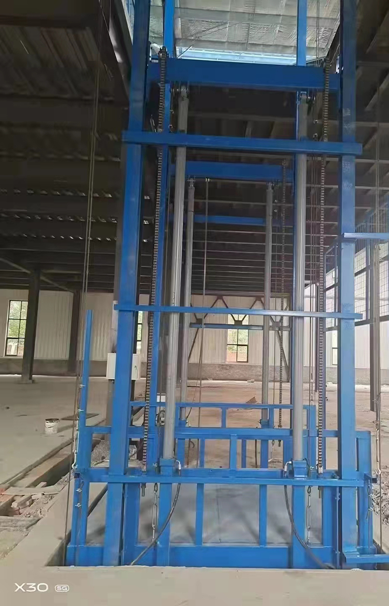 四缸四轨升降货梯